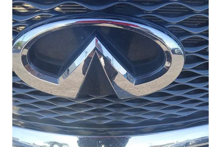 $17888 : INFINITI Q70L 2017 3.7 4dr S image 3