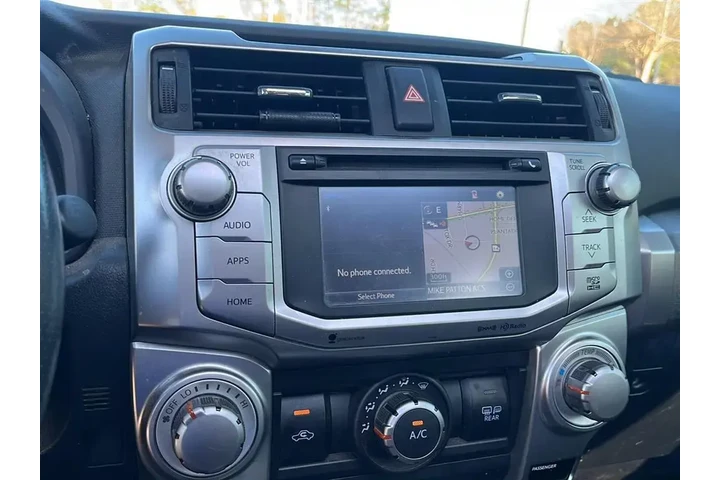 $25102 : Toyota 4Runner 2018 4x4 SR5 image 10