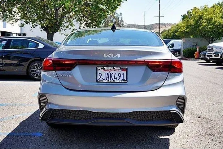 $16290 : Kia Forte 2023 LX 4dr Sedan image 9