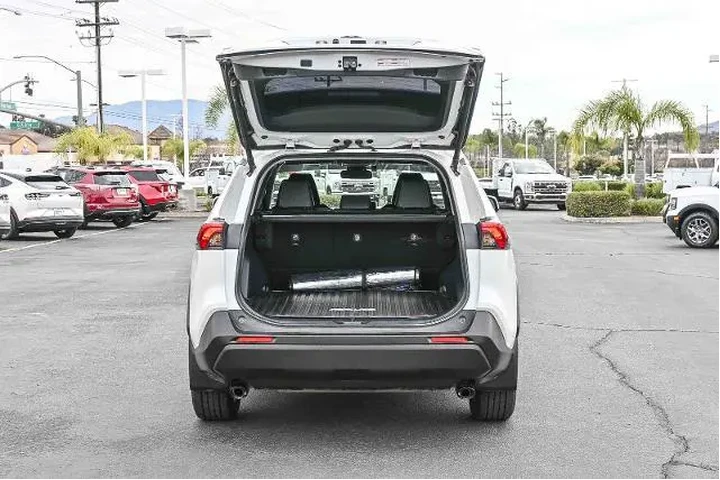 $35995 : Toyota RAV4 Hybrid 2024 AWD image 8