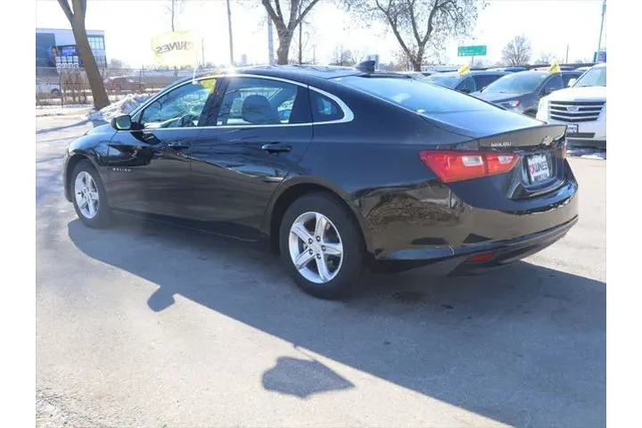 $15990 : Chevrolet Malibu 2023 LT 4dr image 6