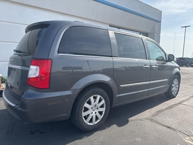 $12245 : Pre-Owned 2016 Town & Country image 6