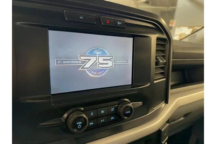 $33990 : Ford F-150 2023 4x4 XL 4dr S image 8