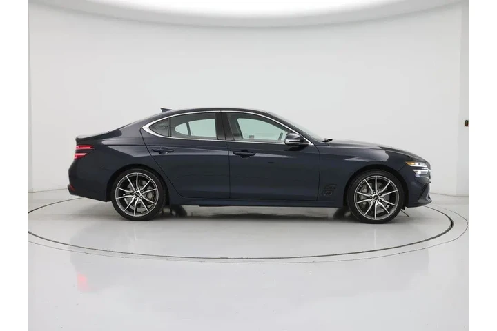 $27998 : Genesis G70 2025 2.5T Standa image 7