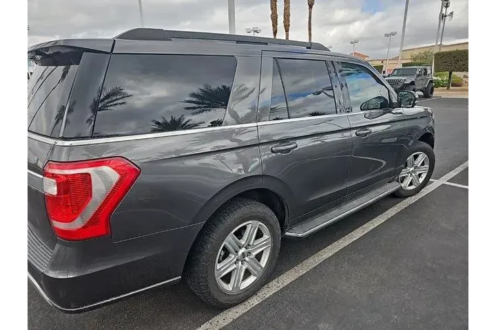 $26026 : Ford Expedition 2019 4x4 XLT image 2
