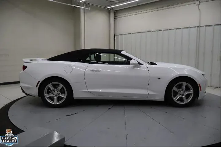 $22997 : Chevrolet Camaro 2023 LT 2dr image 2