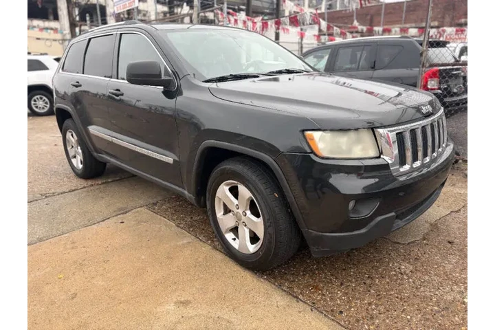 $7995 : 2011 Grand Cherokee Laredo image 3
