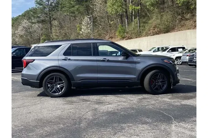 $35990 : Ford Explorer 2025 ST-Line 4 image 2