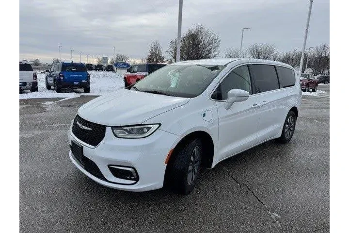$25264 : Chrysler Pacifica Hybrid 202 image 3