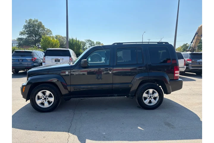 $5980 : 2011 Liberty 4WD 4dr Sport image 5