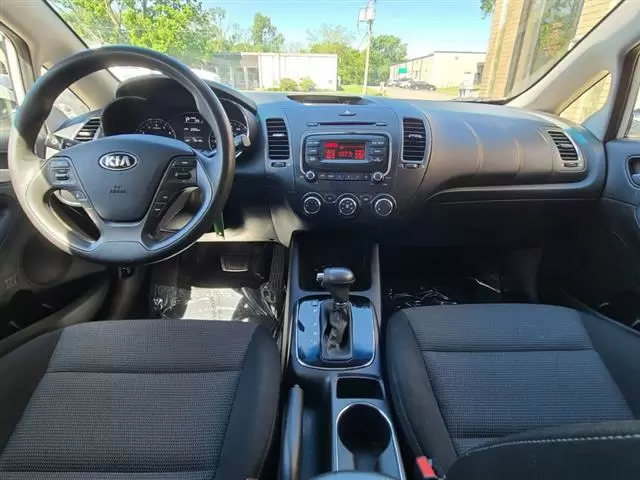 $5000 : 2017 Kia Forte LX Sedan image 10