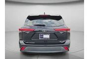 $37591 : Toyota Highlander 2023 XLE 4 thumbnail