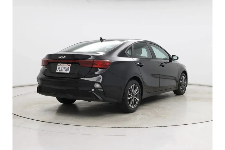 $19998 : Kia Forte 2024 LXS 4dr Sedan image 8