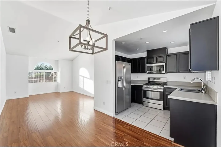 $1200 : Spruce St  Placentia, CA image 2