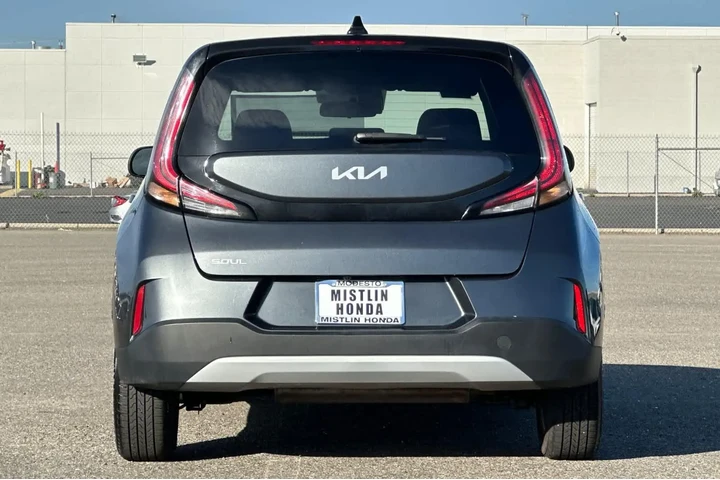 $16981 : Kia Soul 2023 LX 4dr Crossov image 4