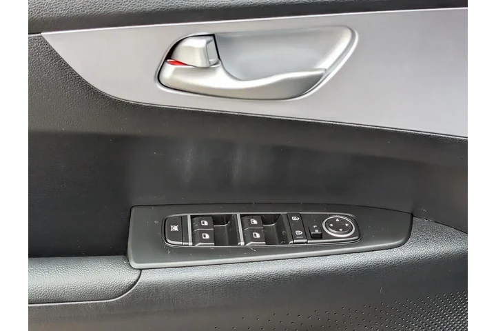 $21059 : Kia Forte 2024 LX 4dr Sedan image 1