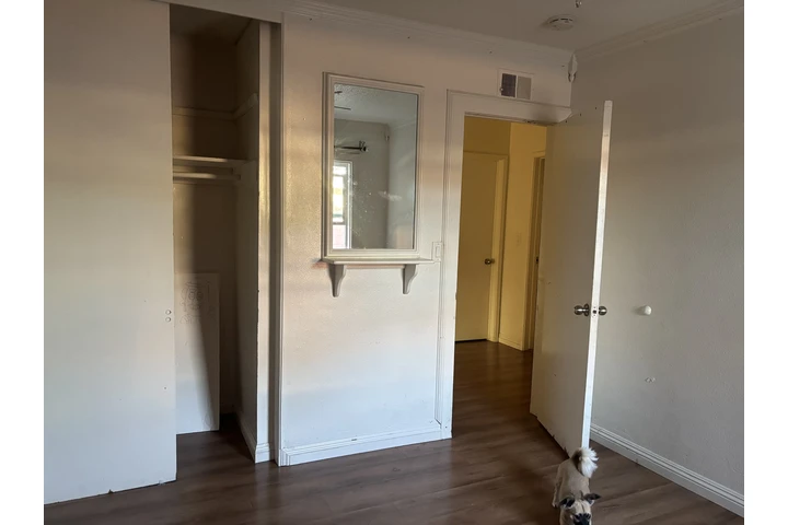 $900 : Cuarto de renta image 2