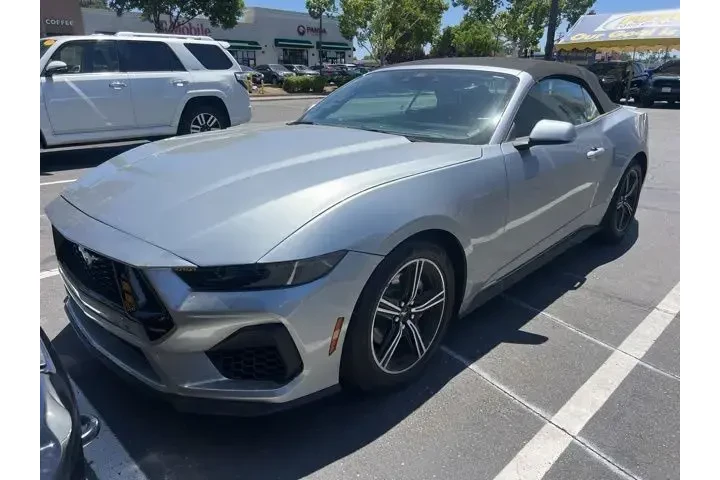 $39988 : Ford Mustang 2025 EcoBoost 2 image 1