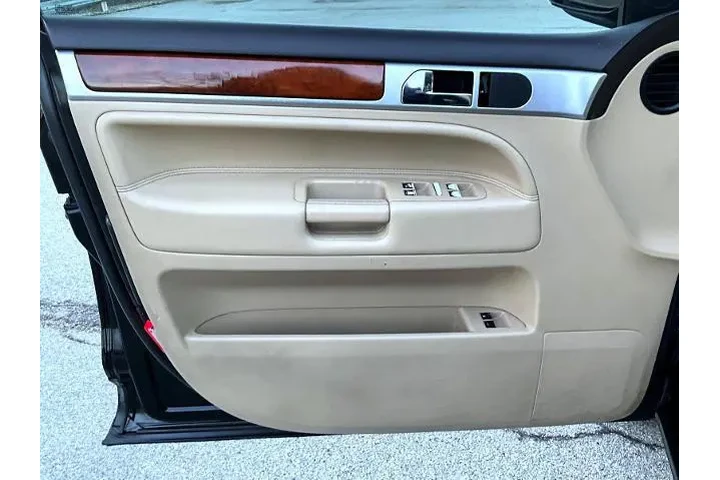 $3995 : Volkswagen Touareg 2005 AWD image 10