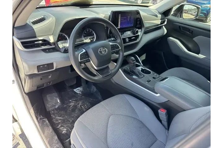 $31988 : Toyota Highlander 2023 image 10