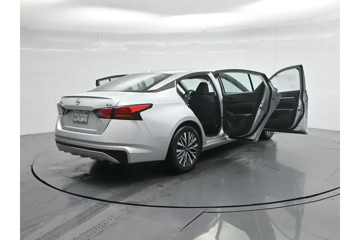 $17750 : Nissan Altima 2023 2.5 SV 4d image 6