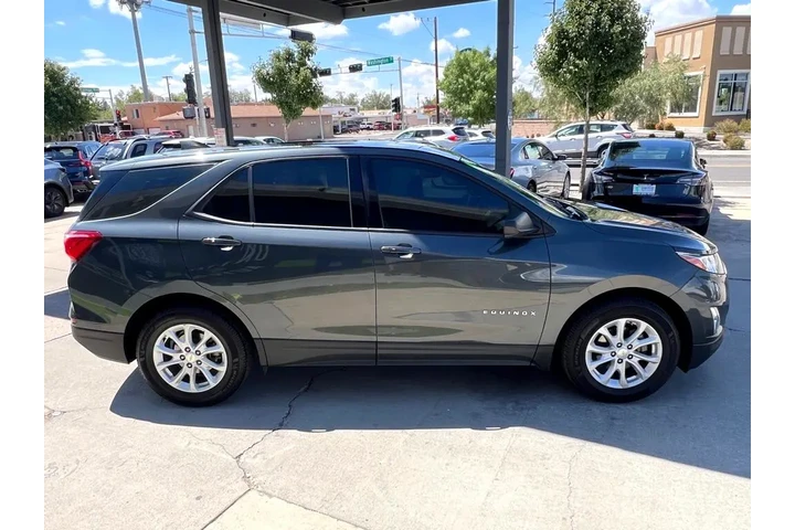 2019 Equinox LS 2WD image 4