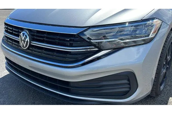 $28984 : Volkswagen Jetta 2024 SE 4dr image 9