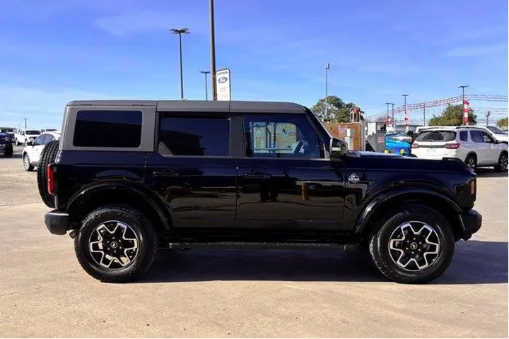 $39977 : Ford Bronco 2023 4x4 Outer B image 5