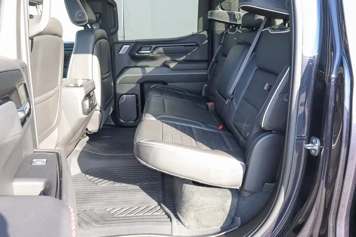 $63587 : 2023 Sierra 1500 4WD Crew Cab image 9