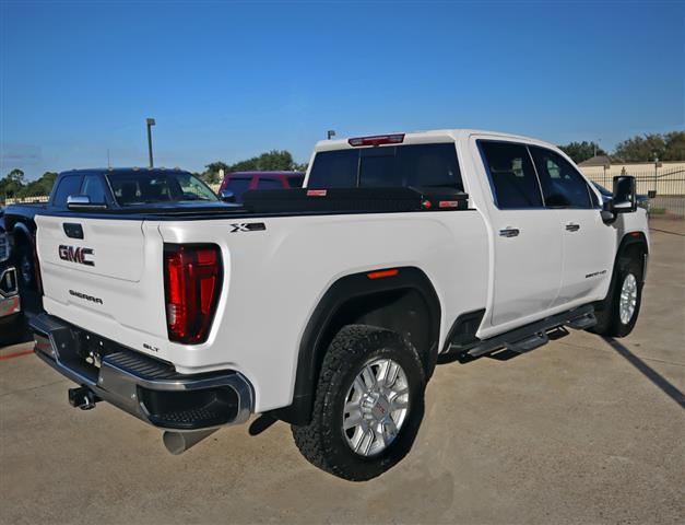 $58900 : 2022 GMC Sierra 3500HD SLT Cr image 10