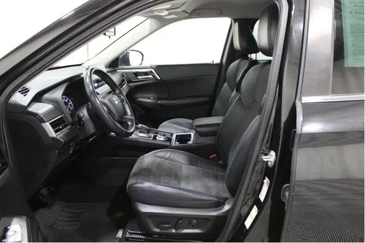 $22700 : Mitsubishi Outlander 2022 SE image 3