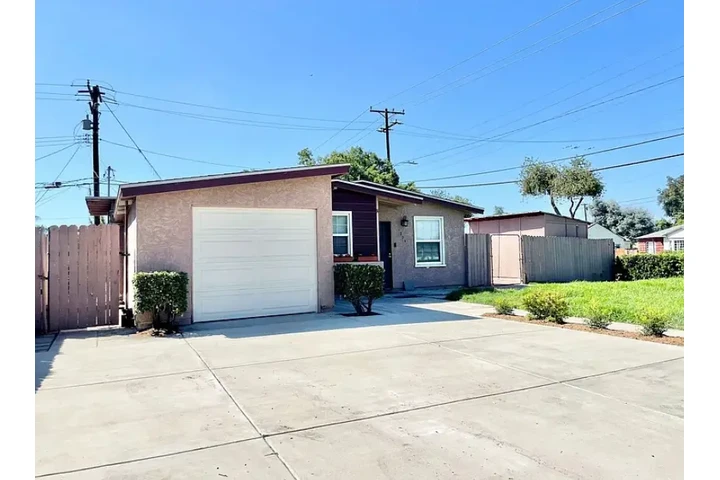 $2950 : Casa De Renta En West Covin CA image 1