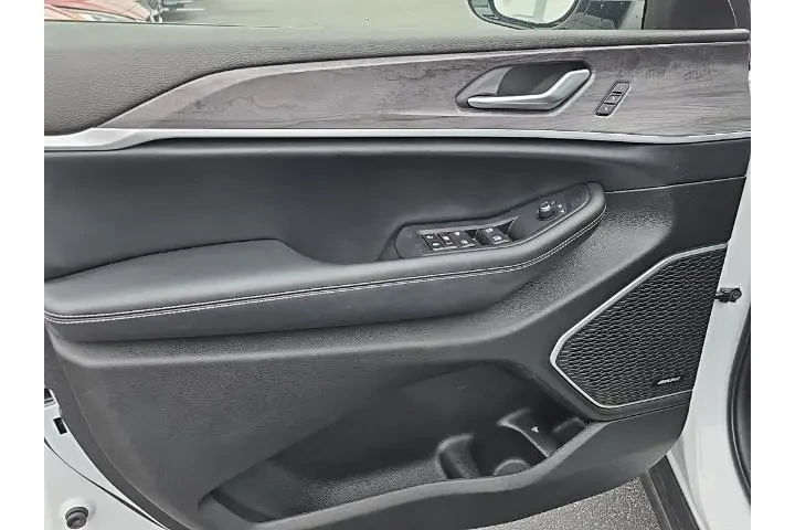 $31500 : Jeep Grand Cherokee L 2022 4 image 8