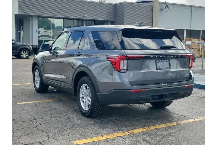 $35990 : Ford Explorer 2026 Active 4d image 3