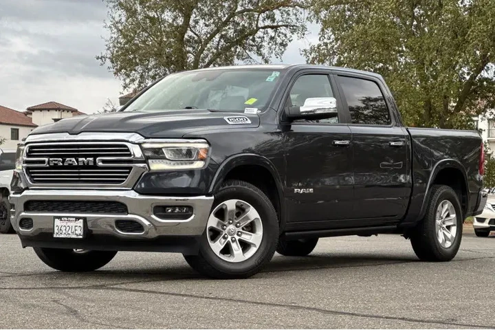 $35995 : Ram 1500 2021 4x4 Laramie 4d image 1