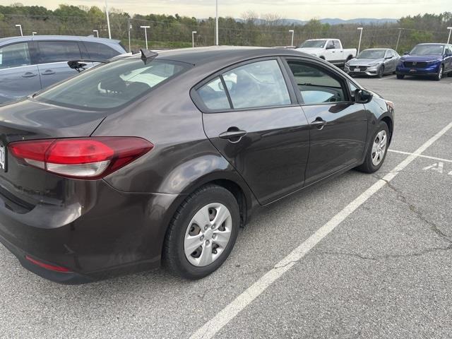 $12998 : PRE-OWNED 2018 KIA FORTE LX image 5