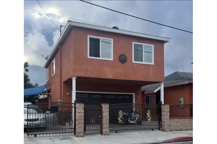 $850 : RENTO CUARTO GRANDE image 1