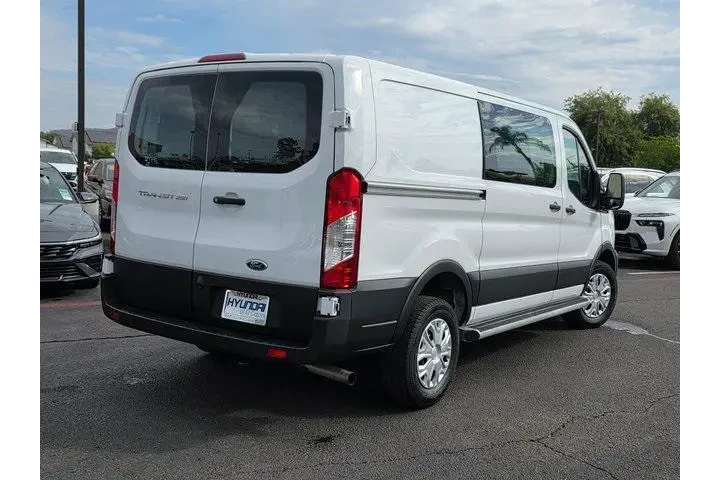 $32300 : Ford Transit 2024 250 3dr SW image 7