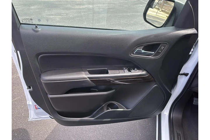 $30000 : 2022 Canyon 2WD Elevation image 6