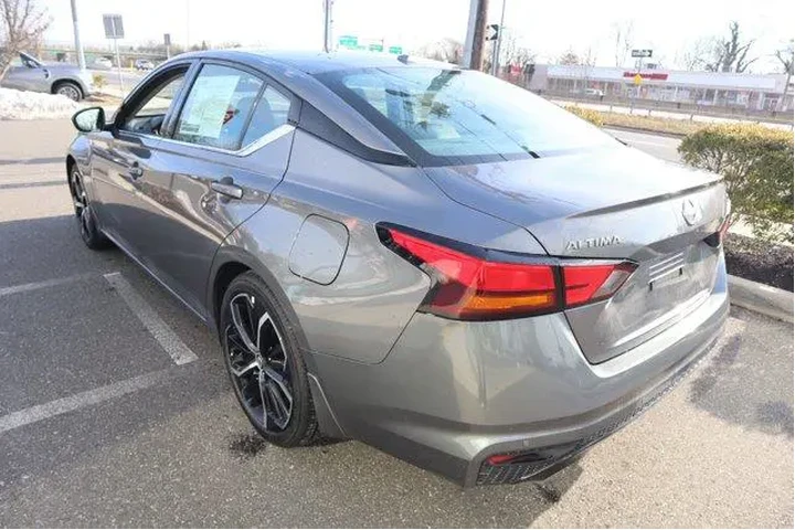 $21115 : Nissan Altima 2025 2.5 SR 4d image 8