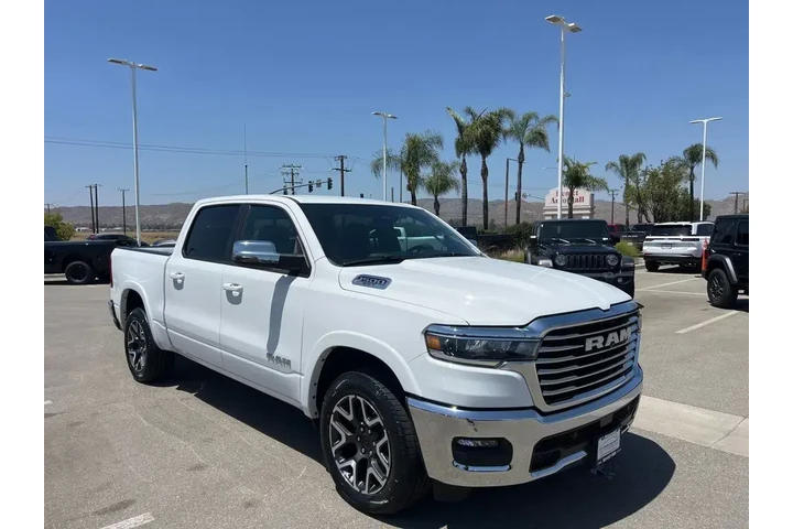 $39954 : Ram 1500 2025 4x4 Laramie 4d image 2