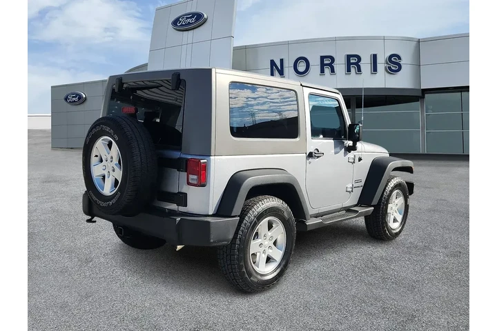 $17995 : Jeep Wrangler 2016 4x4 Sport image 4