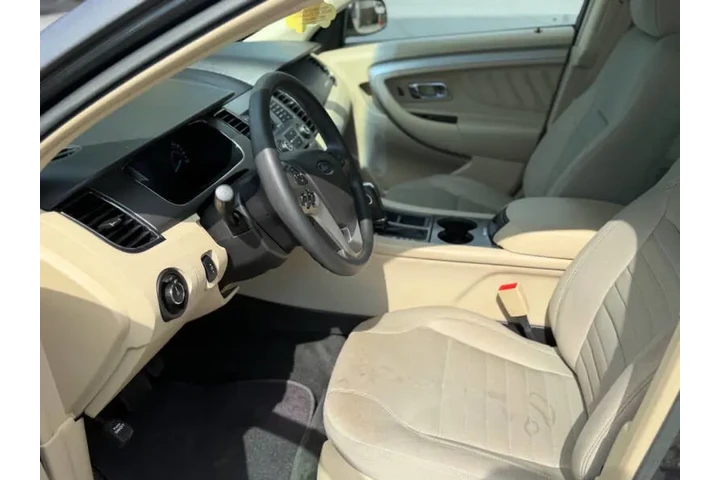 2017 Taurus SE image 10