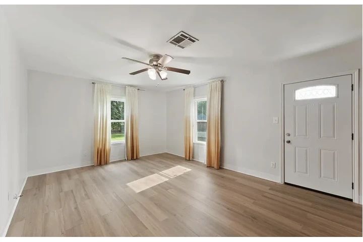 $980 : charm natural  hardwood Home image 3