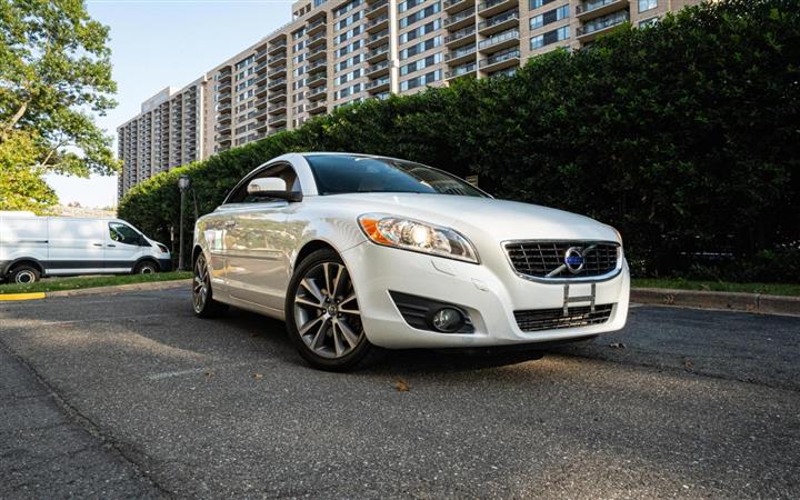 $12000 : 2012 VOLVO C70 image 2