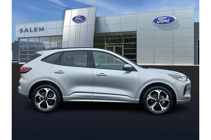 $27999 : Ford Escape 2023 AWD ST-Line image 2