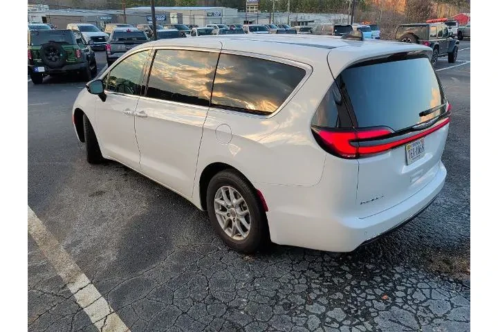 $27453 : Chrysler Pacifica 2025 Selec image 4