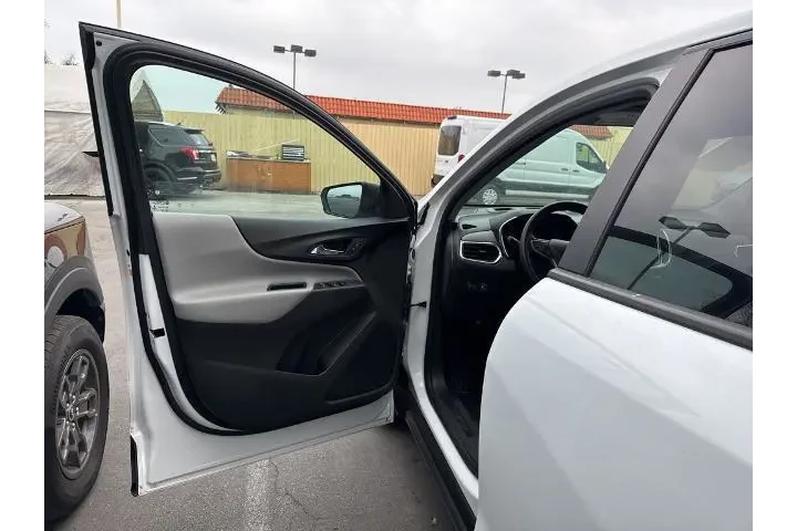 $18476 : Chevrolet Equinox 2022 4x4 L image 6