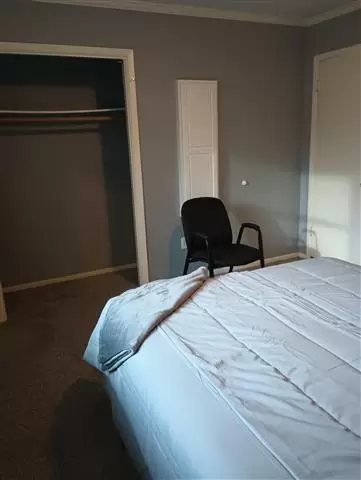 $480 : Rento cuarto para hombre image 2