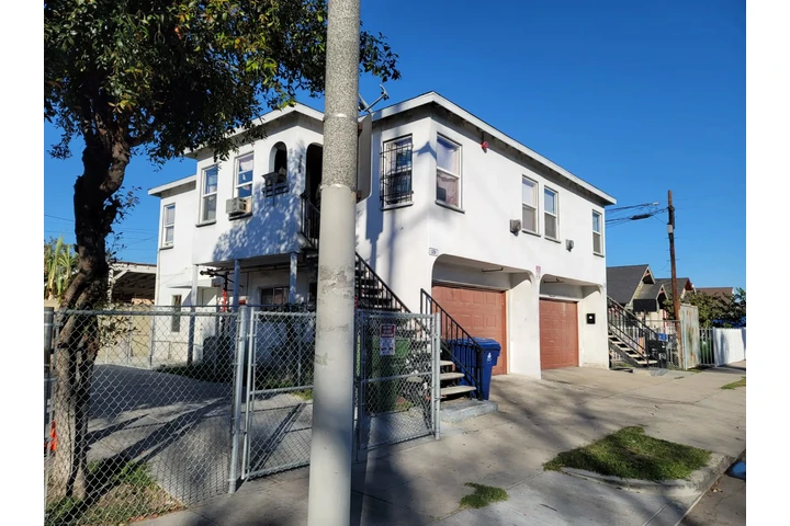 $1250 : Low Income  1309 e. 43 rd image 8